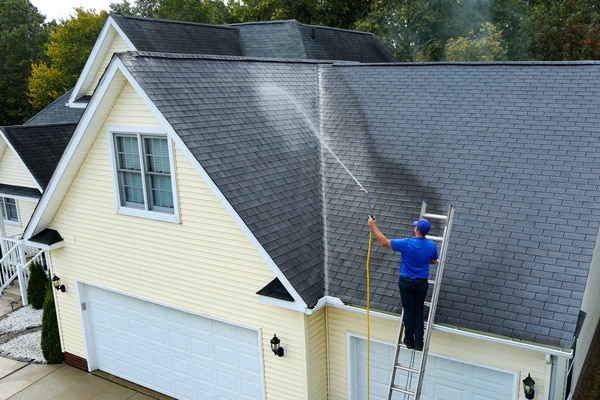 vertical-low-angle-closeup-shot-black-roof-building